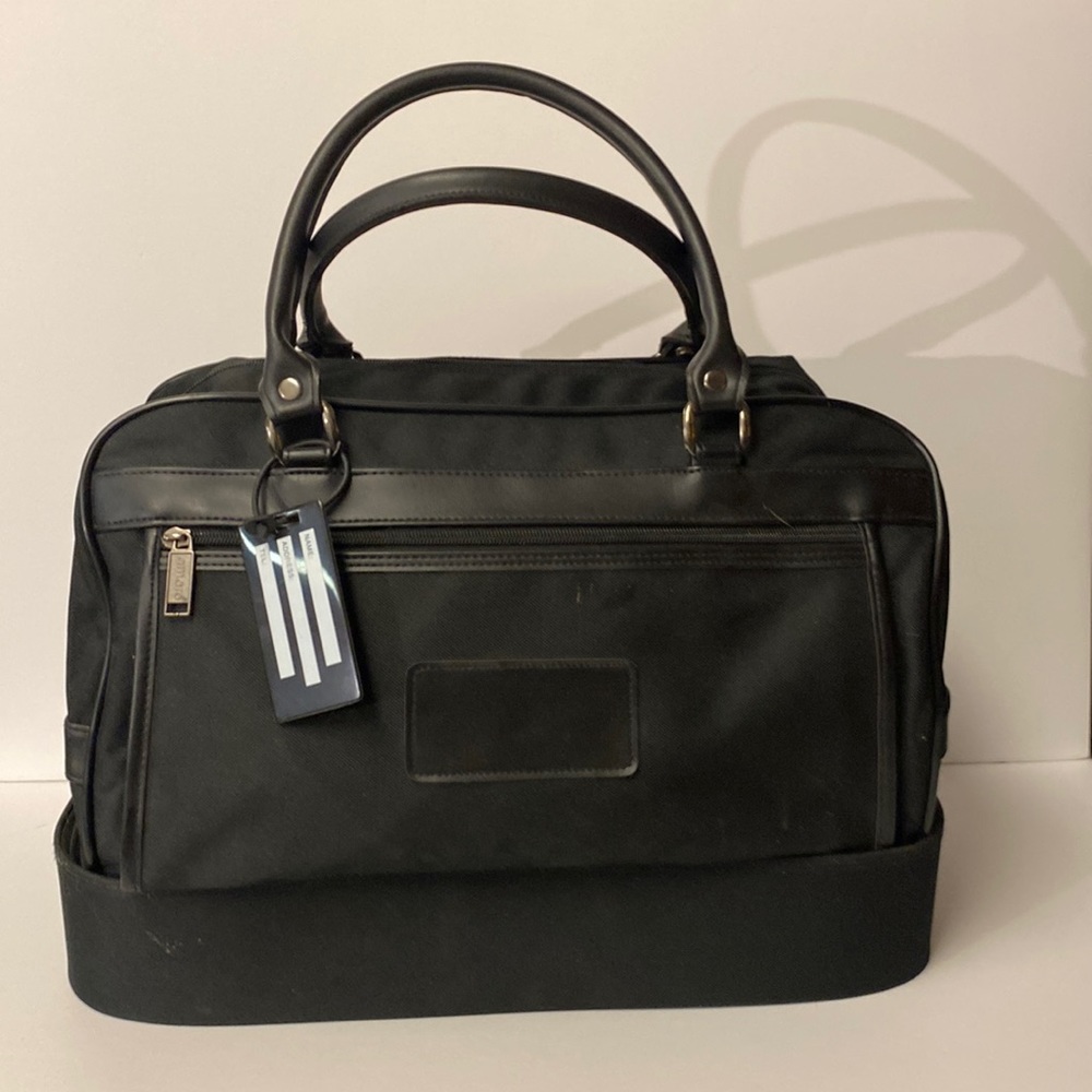 Amaro Canvas Weekender with Zipper Base Compartment